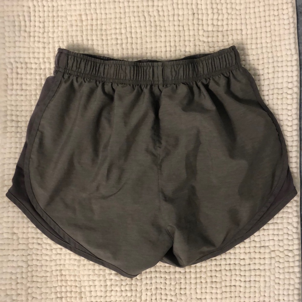 Grey Nike shorts - Picture 2 of 4